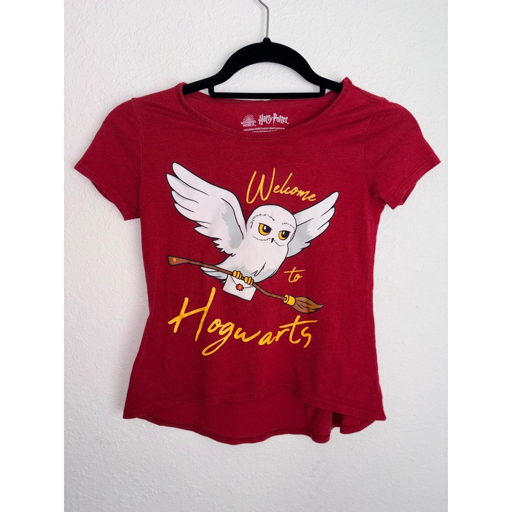 Harry Potter Graphic T-Shirt  small age 7 Red Excellent Hedwig Hogwarts Owl Tee